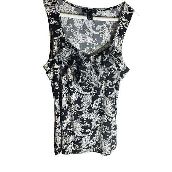 White House Black Market Black Paisley Ruffle front Sleeveless Blouse size Large - Picture 1 of 5